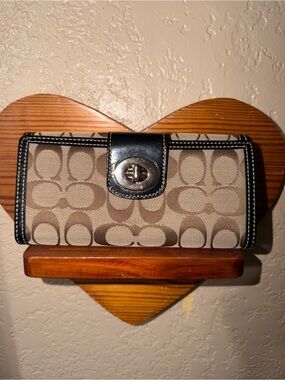 Coach Y2K Turlock wallet